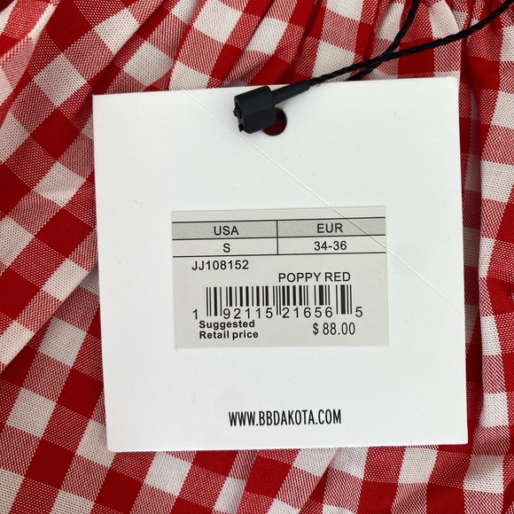 Women’s Dress - Picture 3 of 5